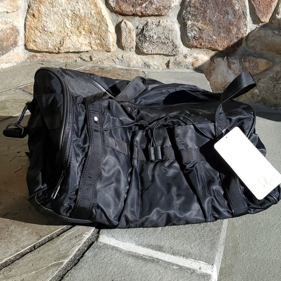 lululemon athletica Handbags - Lululemon Black Run Ways Duffle - NWT